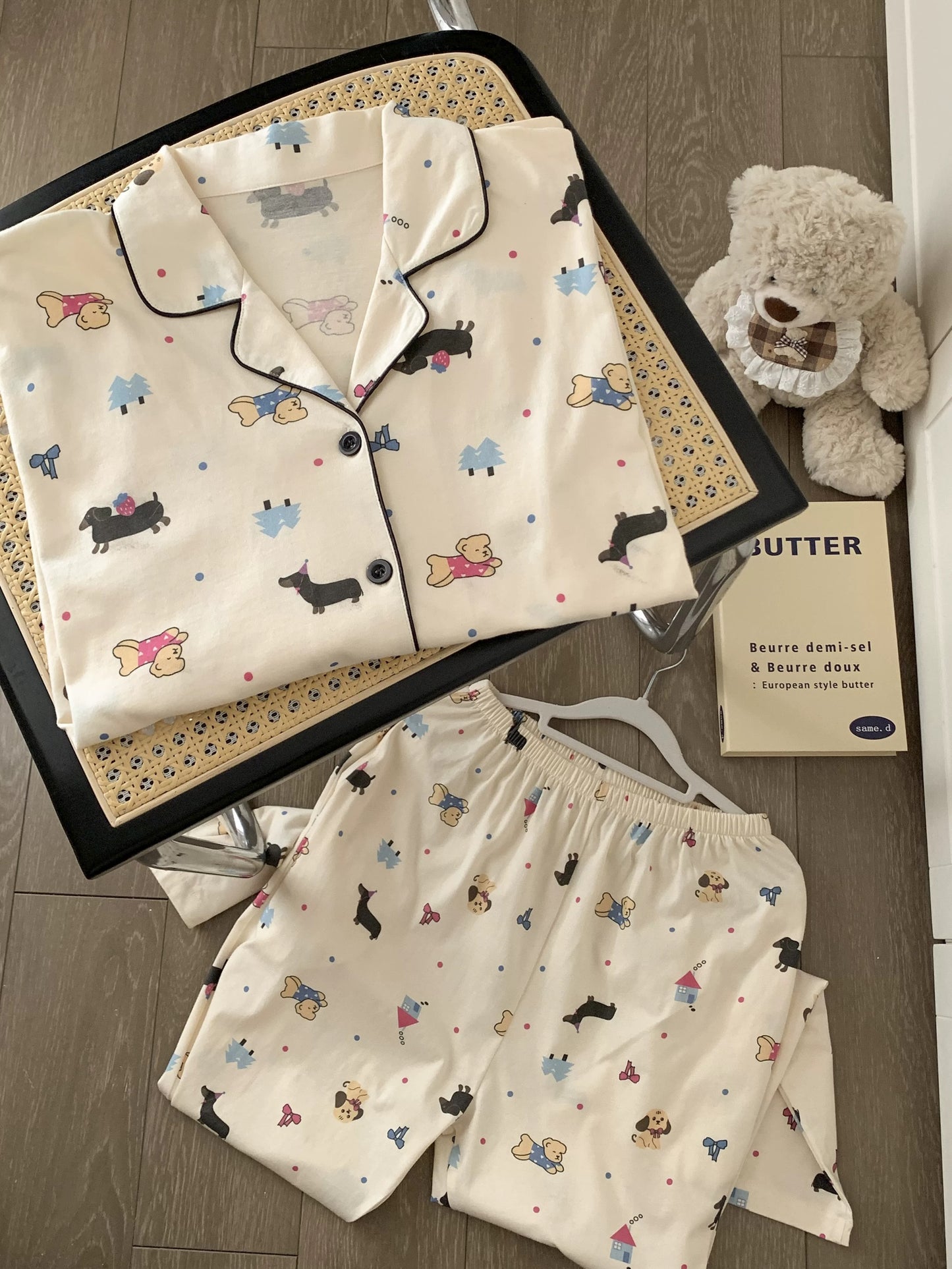 Cartoon Animals Print Pajama Set – Notch Collar Long Sleeve Top & Pants with Black Piping