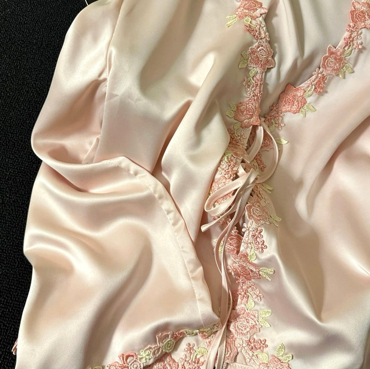 Elegant 2-Piece Satin Sleepset - Pink Rose Lace Trim