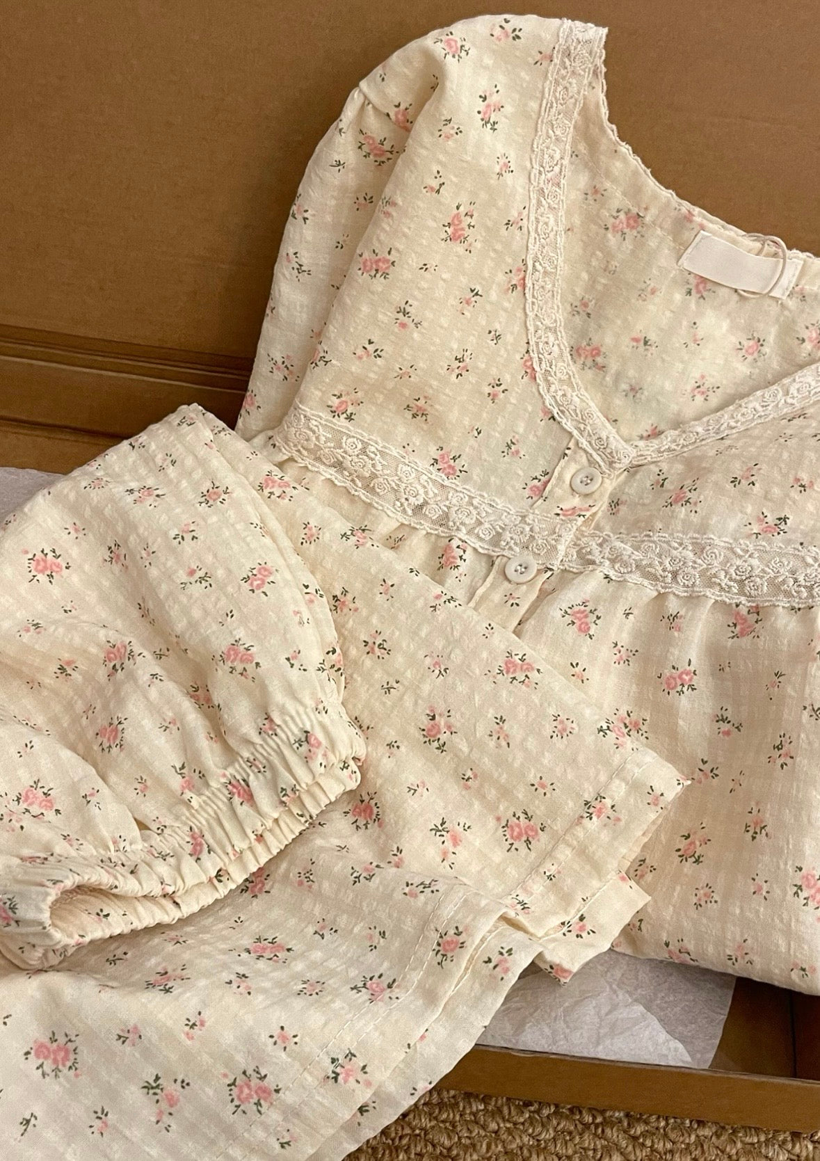 Vintage Floral Lace Loungewear Set – Soft Gauze Cotton Pyjamas (Top & Shorts)