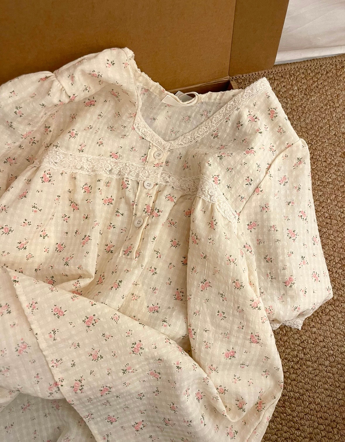 Vintage Floral Lace Loungewear Set – Soft Gauze Cotton Pyjamas (Top & Shorts)